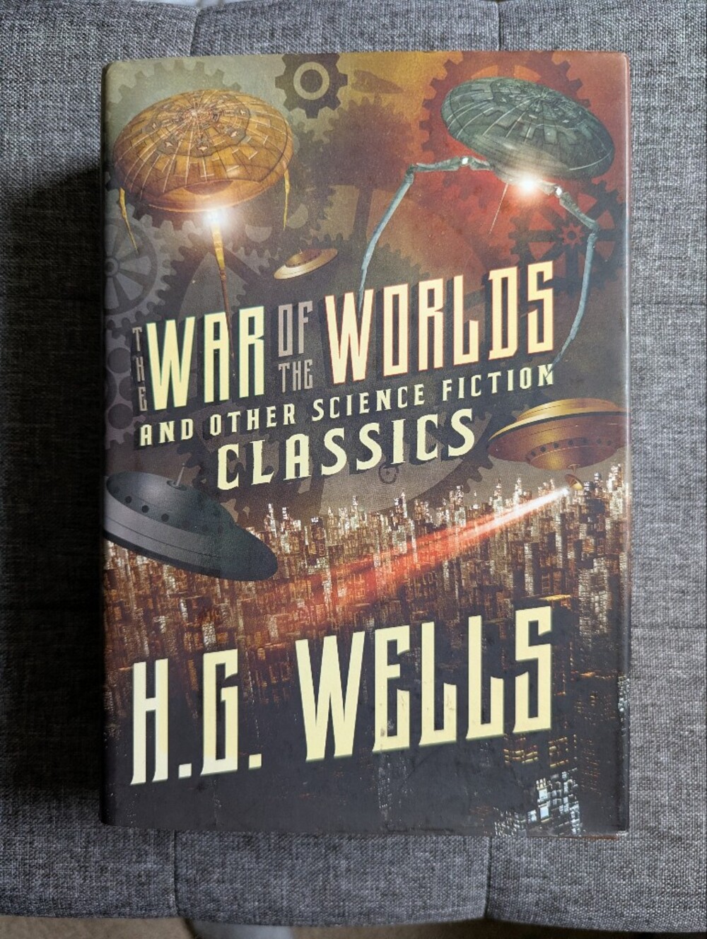 War of the Worlds Classics Hardcover - Sci-Fi Illustration